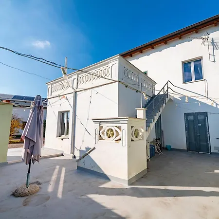 Apartment Dimora D'arte Speciale Tarshito