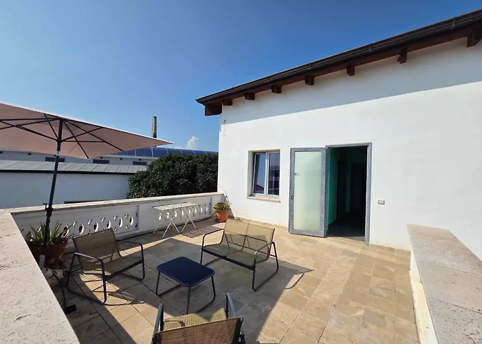 Dimora D'arte Speciale Tarshito Bari