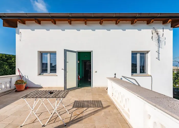 Dimora D'arte Speciale Tarshito *